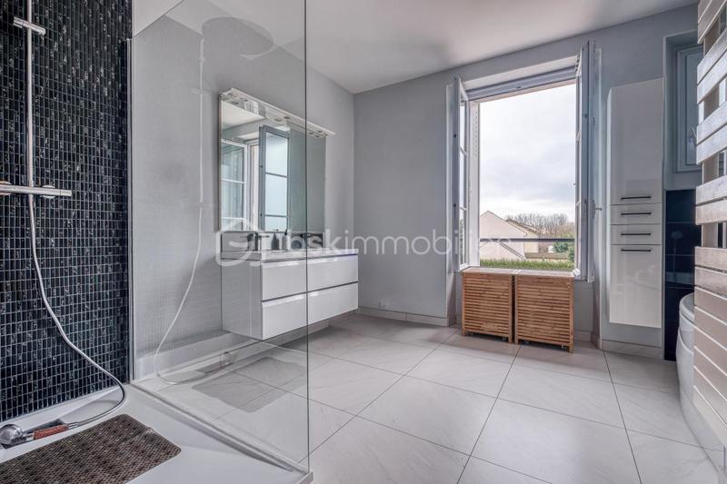 Demeure - 171 m² - 6 pièces