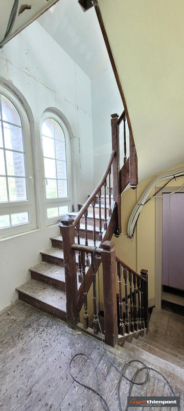 Maison - 310 m² - 11 pièces