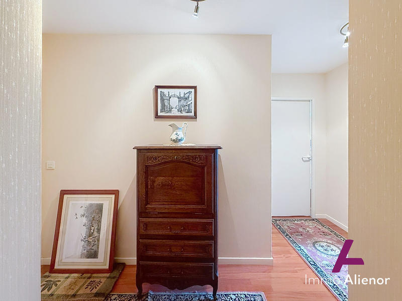 Appartement - 106 m² - 4 pièces