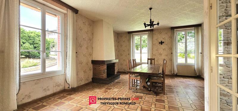 Maison - 201 m² - 7 pièces