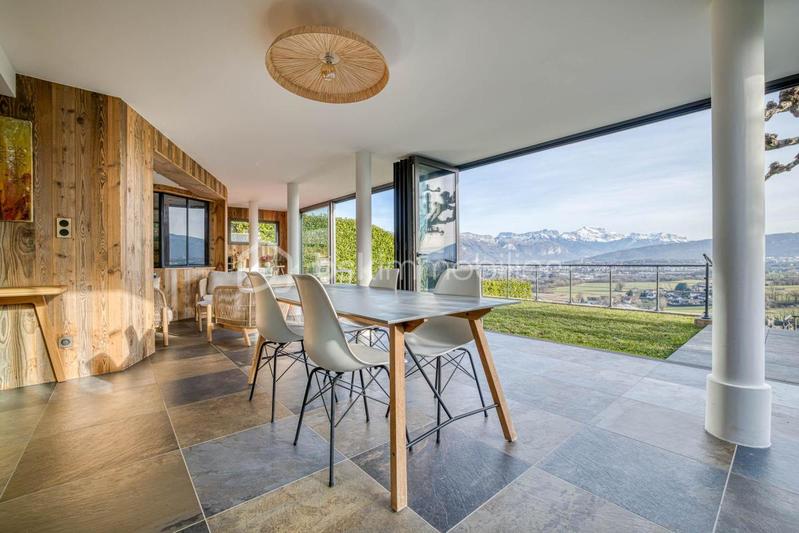 Maison - 212 m² - 6 pièces