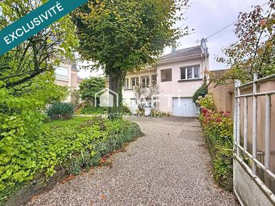 Immeuble - 211 m² - 16 pièces