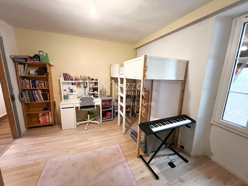 Appartement - 125 m² - 6 pièces