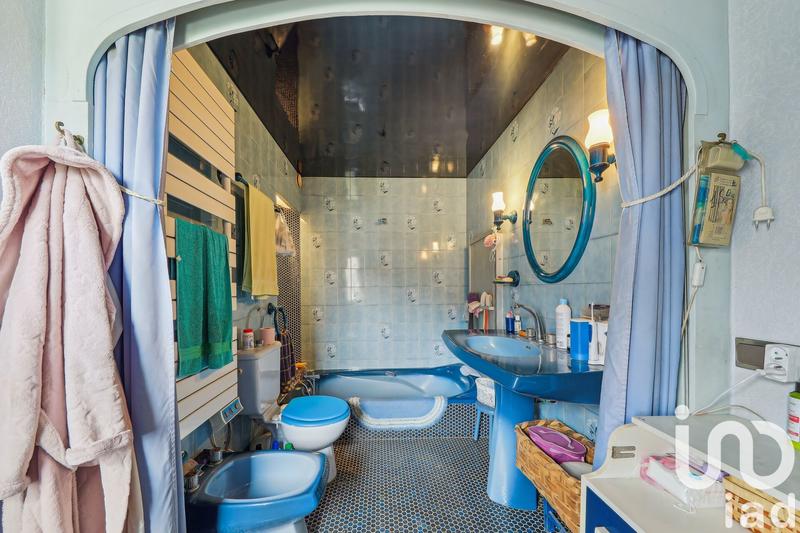 Maison - 230 m² - 9 pièces