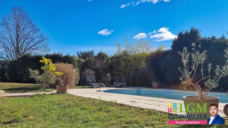 Villa - 90 m² - 5 pièces