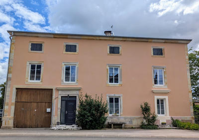 Maison - 225 m² - 6 pièces