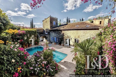 Bastide - 1 400 m² - 38 pièces