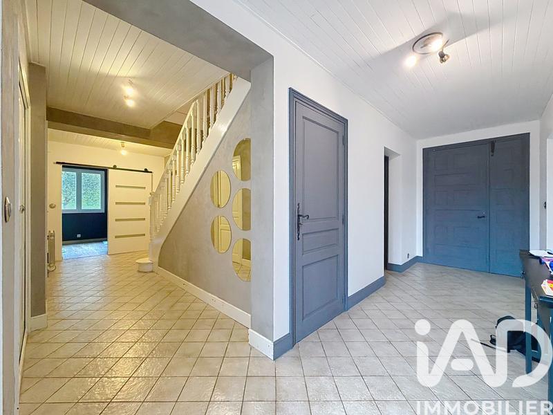 Maison - 202 m² - 7 pièces