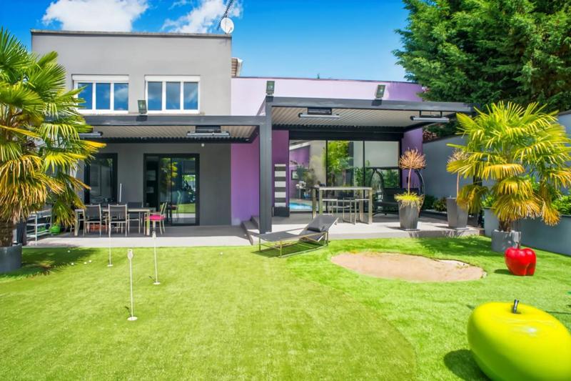 Maison - 390 m² - 10 pièces