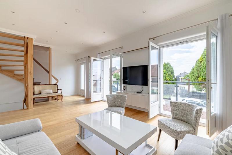 Maison - 200 m² - 7 pièces