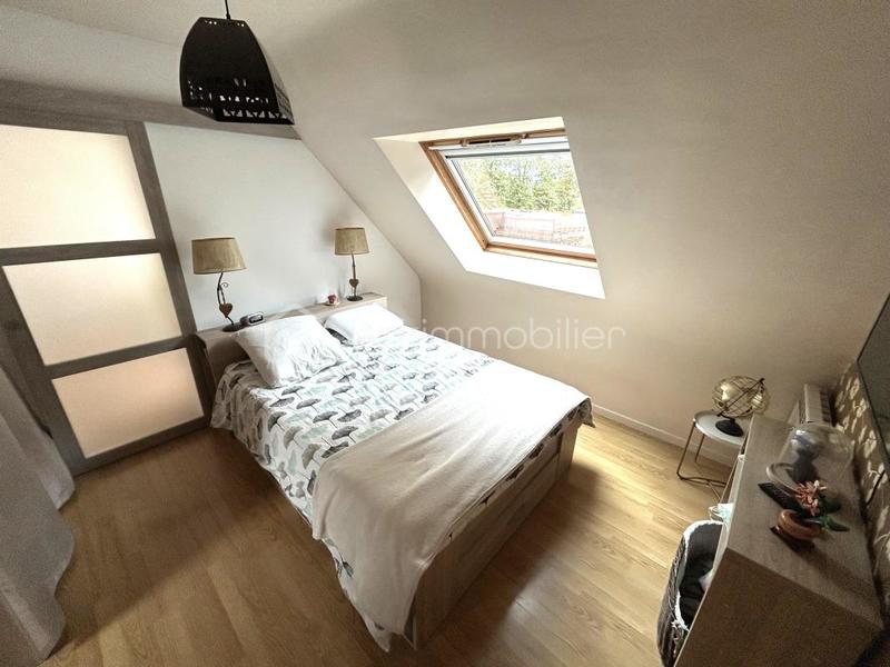 Maison traditionnelle - 123 m² - 7 pièces