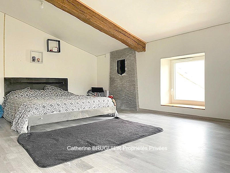 Maison - 220 m² - 10 pièces