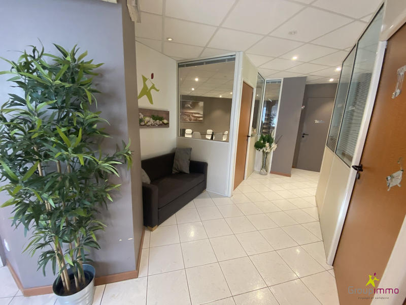 Local commercial - 100 m² - 5 pièces