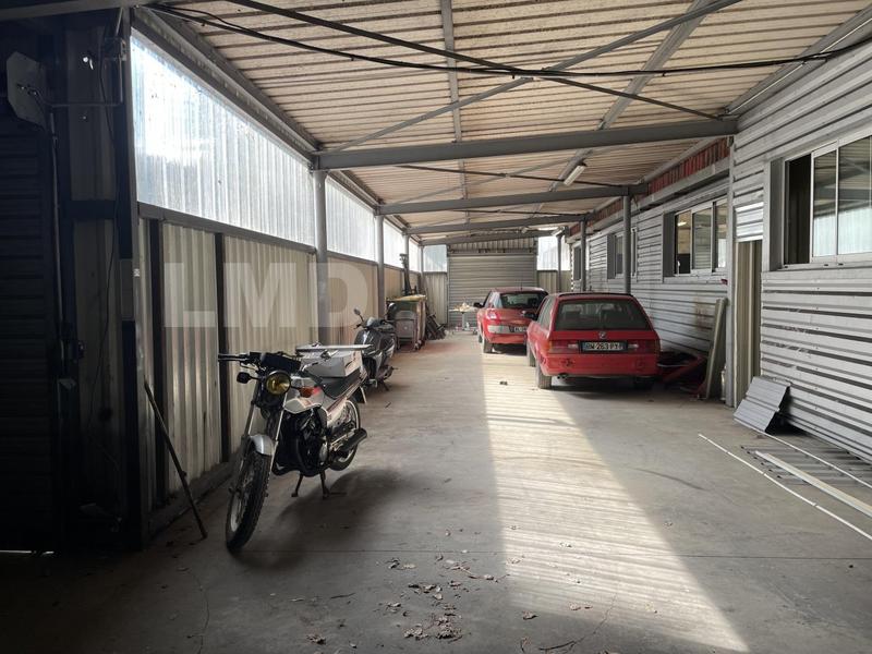 Entrepôt - 270 m² - 3 pièces