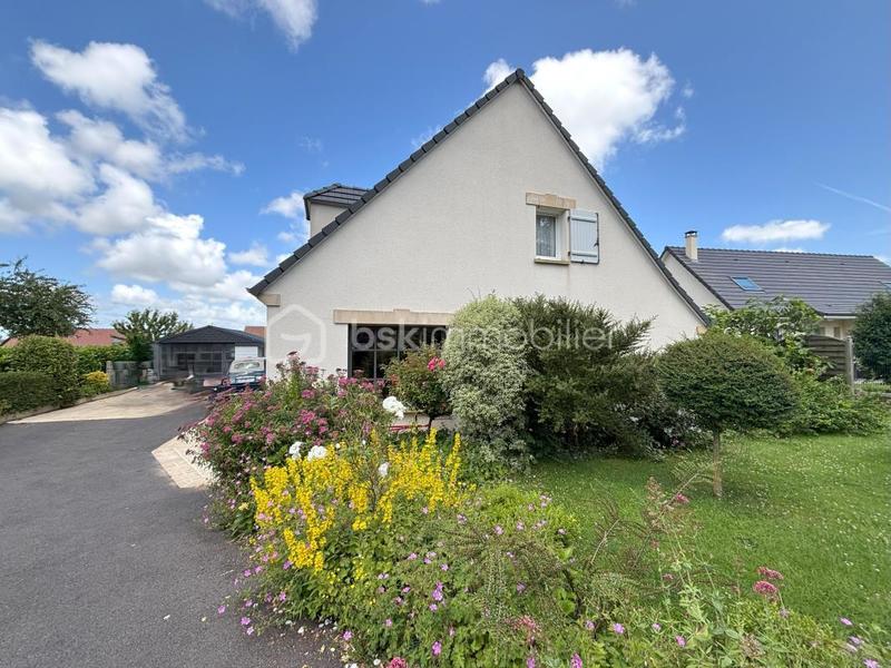 Maison traditionnelle - 200 m² - 6 pièces