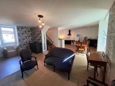 Maison traditionnelle - 240 m² - 11 pièces