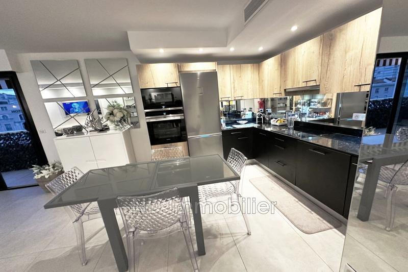 Appartement - 77 m² - 3 pièces