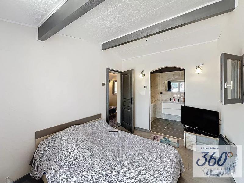 Maison - 185 m² - 7 pièces