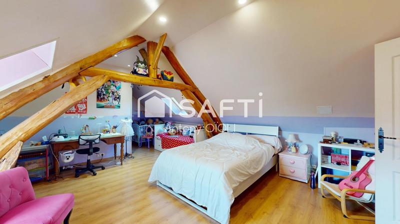 Maison - 280 m² - 6 pièces