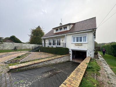 Maison - 1 131 m² - 6 pièces