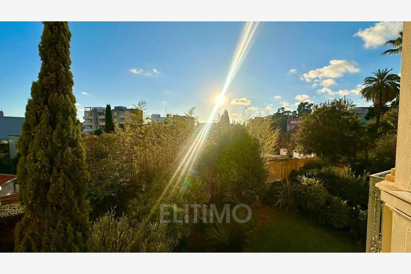 Appartement - 102 m² - 5 pièces