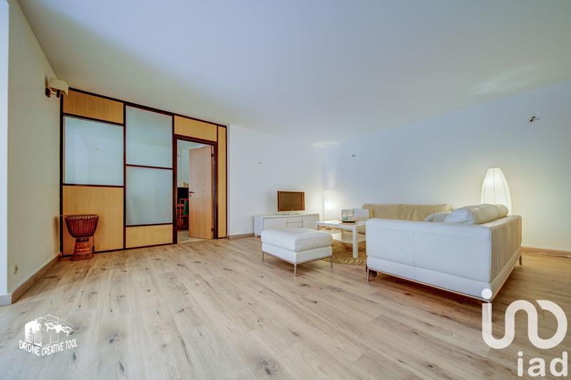 Maison - 227 m² - 8 pièces