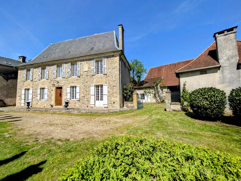 Maison - 176 m² - 8 pièces