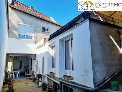 Maison - 228 m² - 9 pièces