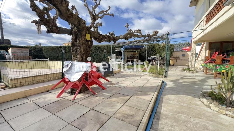 Maison - 205 m² - 8 pièces