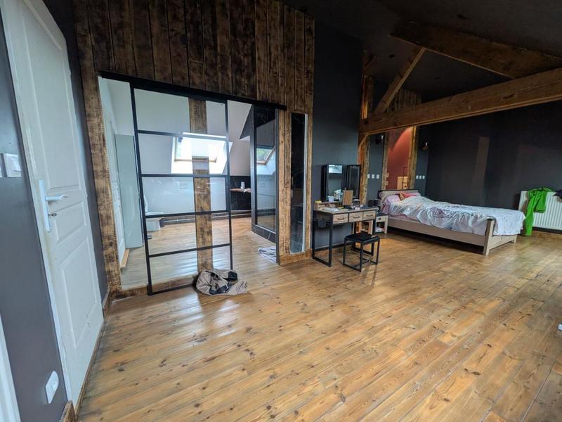 Maison - 202 m² - 5 pièces