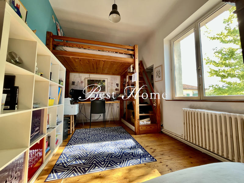 Maison - 230 m² - 9 pièces