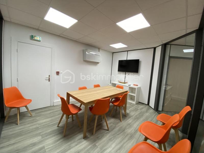 Bureau - 118 m² - 8 pièces