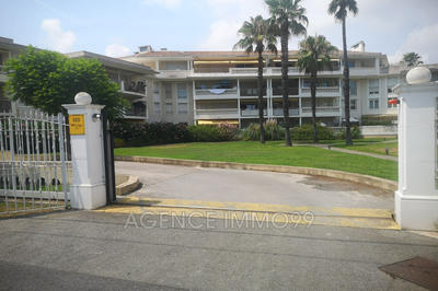 Parking / Garage - 14 m²