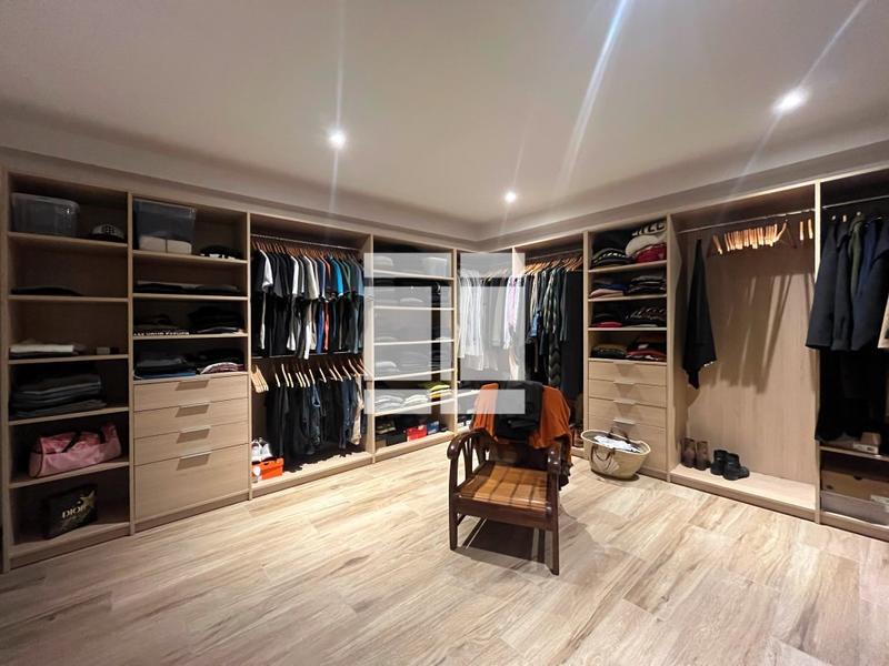 Villa - 207 m² - 8 pièces