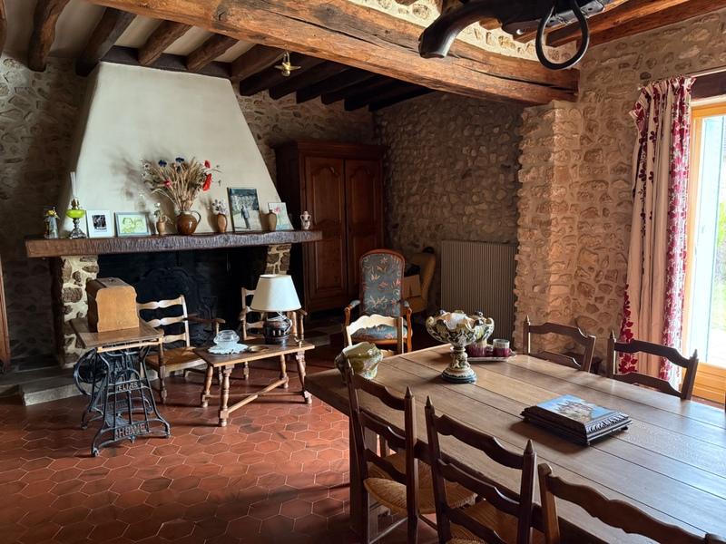 Maison - 220 m² - 8 pièces