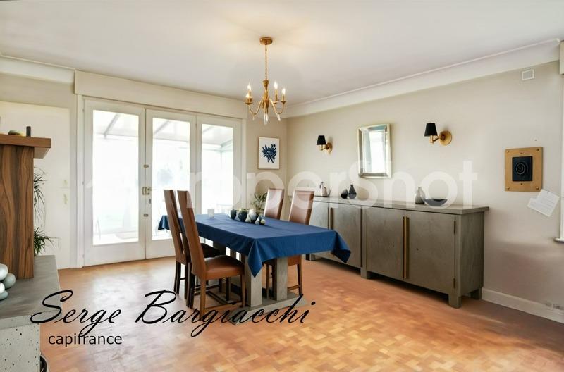 Maison - 200 m² - 8 pièces