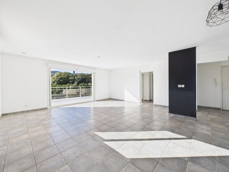 Appartement - 111 m² - 4 pièces