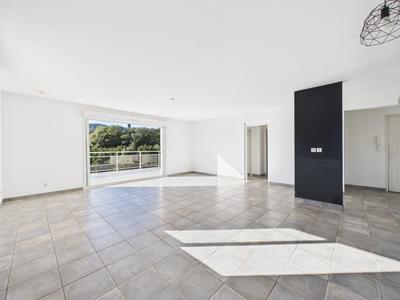 Appartement - 111 m² - 4 pièces