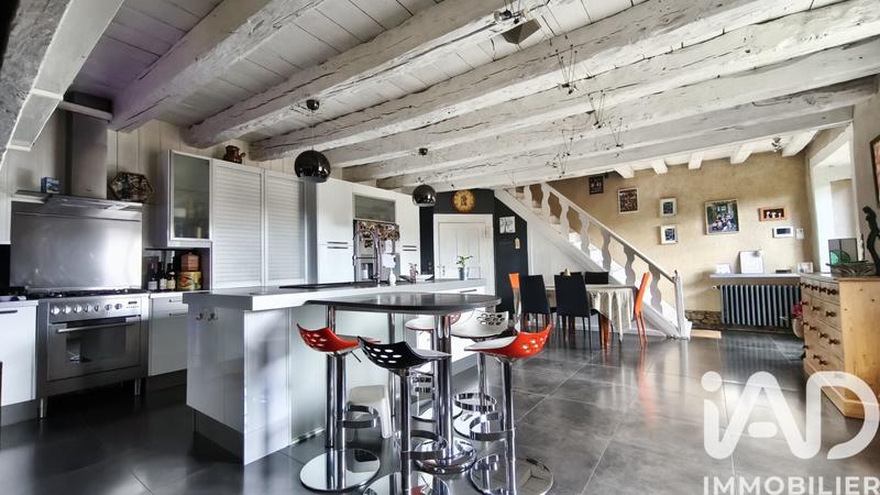 Maison - 260 m² - 8 pièces