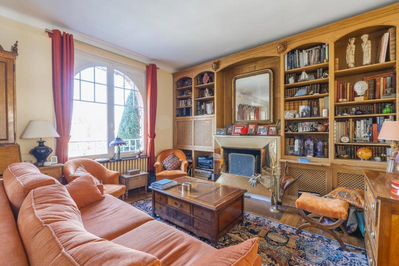 Maison - 210 m² - 7 pièces