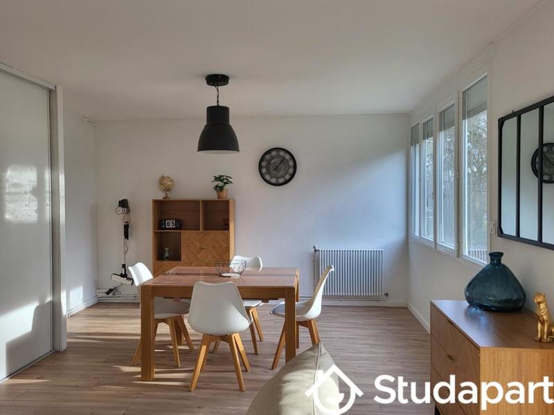 Chambre - 10 m² - 1 pièce