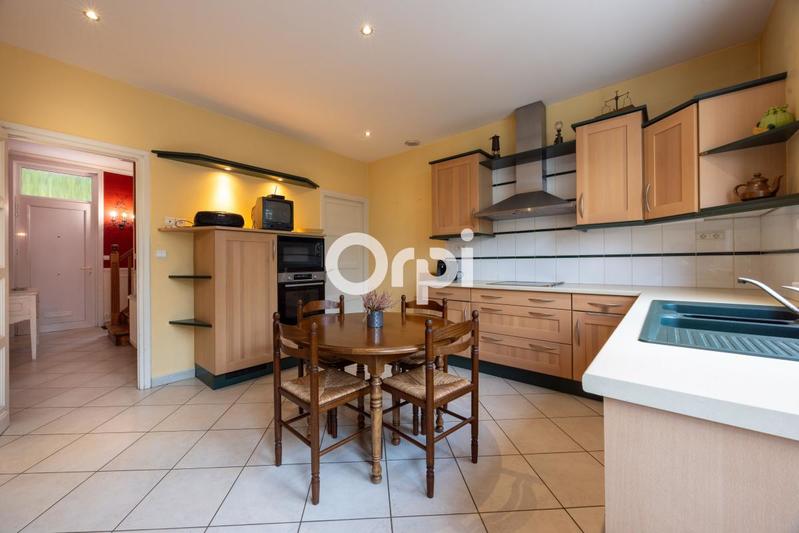 Maison - 215 m² - 7 pièces