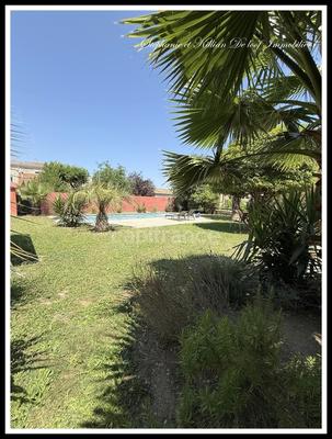 Maison - 250 m² - 7 pièces