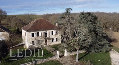 Maison de maîtres - 280 m² - 7 pièces