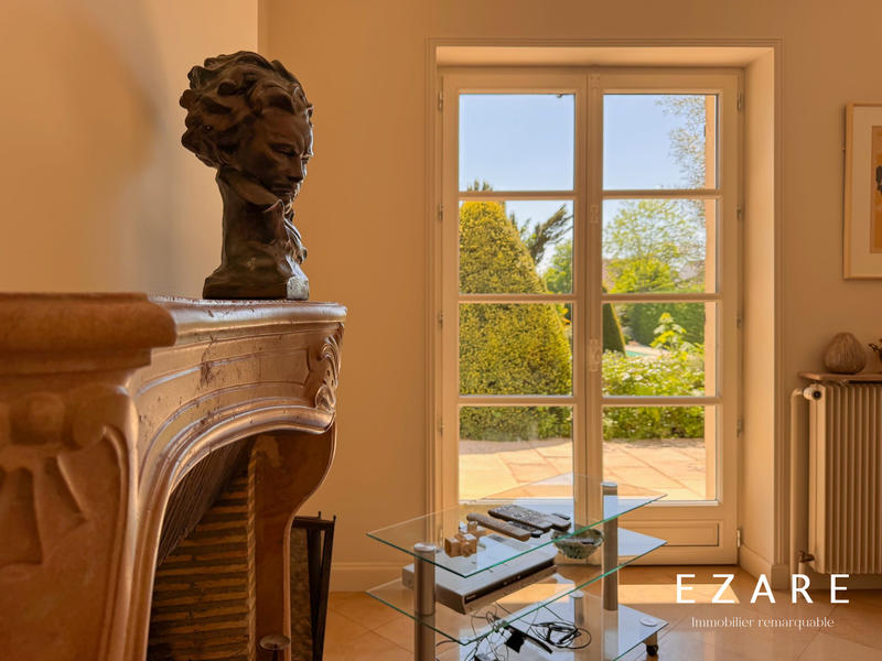 Maison - 360 m² - 11 pièces