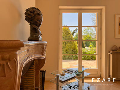 Maison - 360 m² - 11 pièces