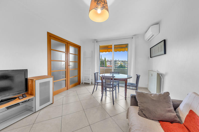 Appartement - 10 m² - 4 pièces