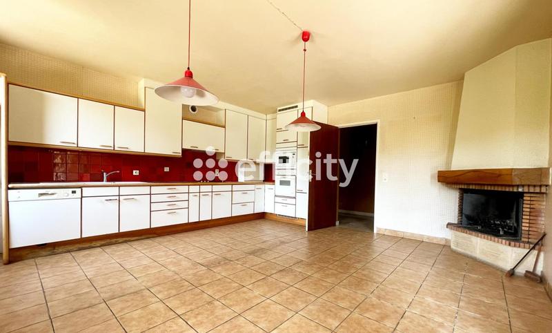 Maison - 225 m² - 7 pièces