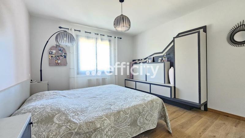 Pavillon - 211 m² - 8 pièces