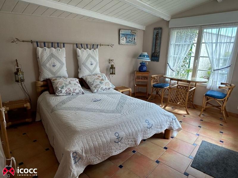 Propriété - 240 m² - 11 pièces